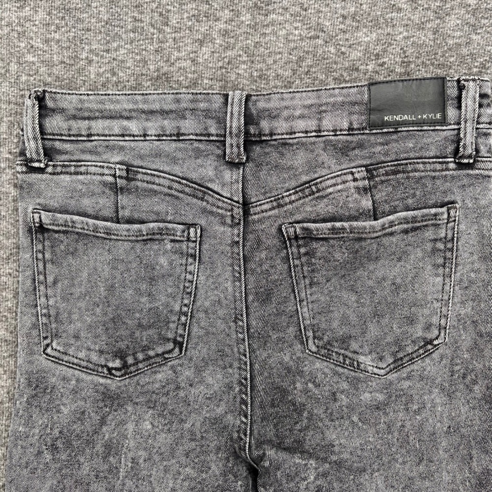 Kendall + Kylie The‎ Icon High Rise 11 Straight Jeans Gray Acid Wash Raw Hem - Picture 6 of 11